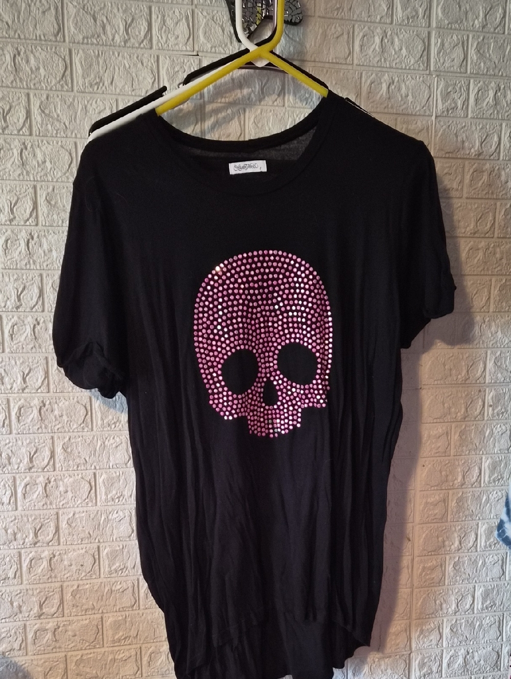 Lauren Moshi Black Graphic Tee with Signature Label pink with mirror skeleton